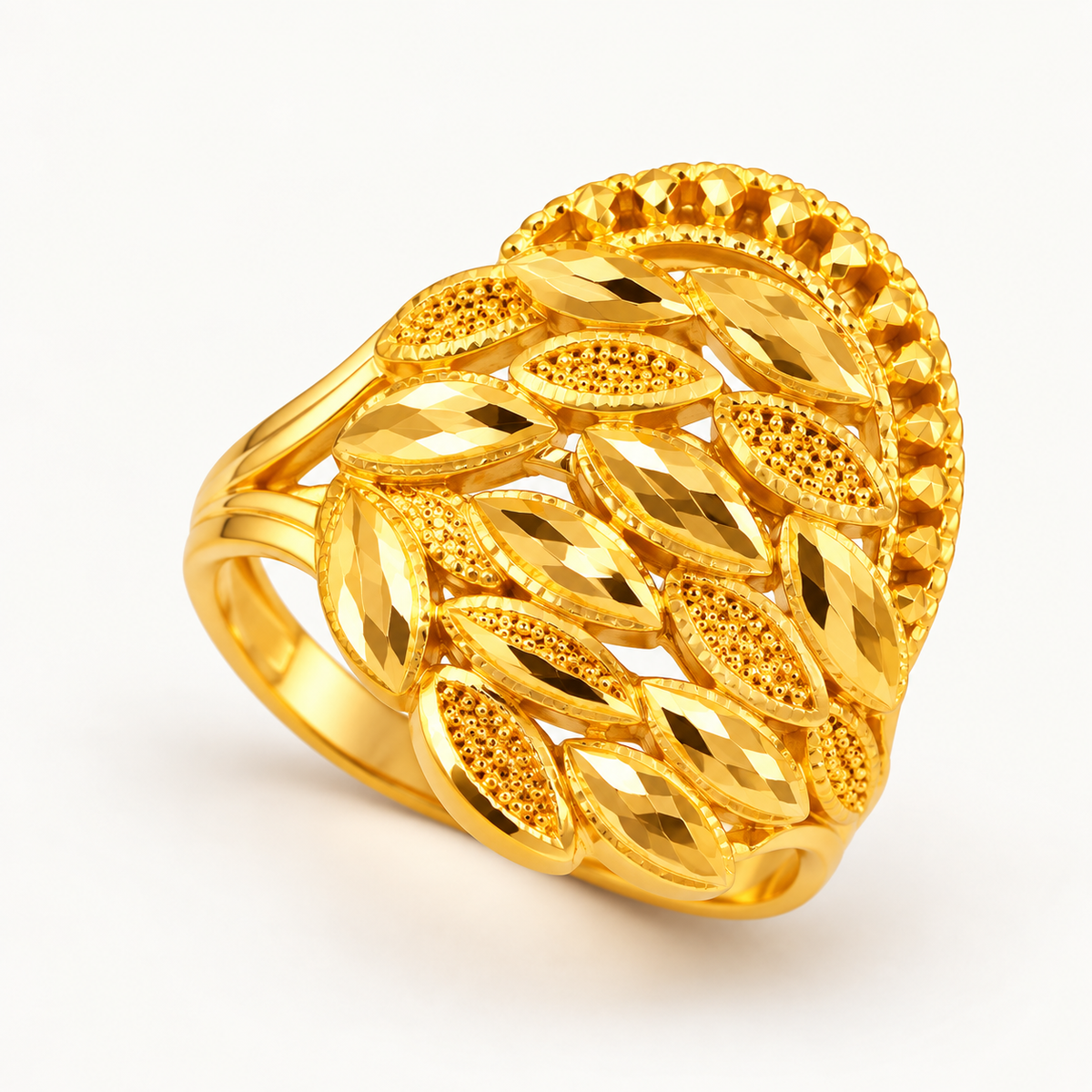 Women's Artificial Gold-Plated Fashion Ring – Elegant Statement Jewelry
