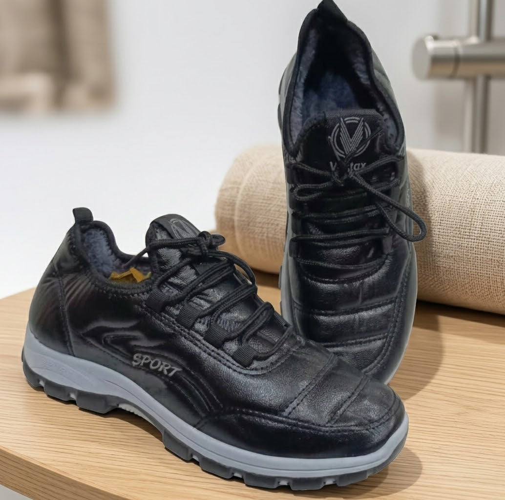 The Artic Padder – Black Sports Shoes